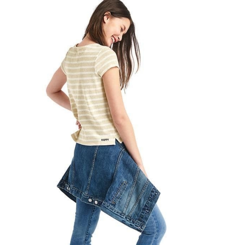 Stripe pocket tee with Happy embossed
